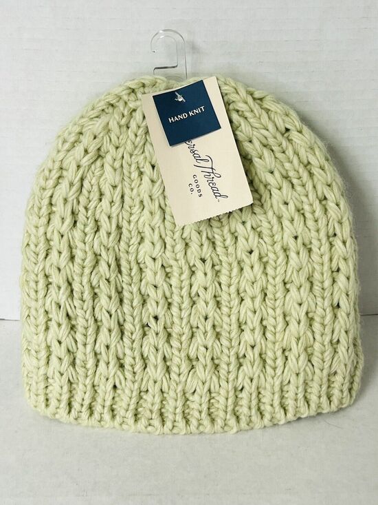 Universal Thread Accessories - Universal Thread Women's Hand Knit Beanie Hat Lined Winter Hat - Green
